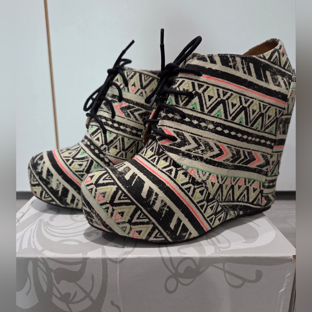Shi by JOURNEYS Tribal Pattern Wedges